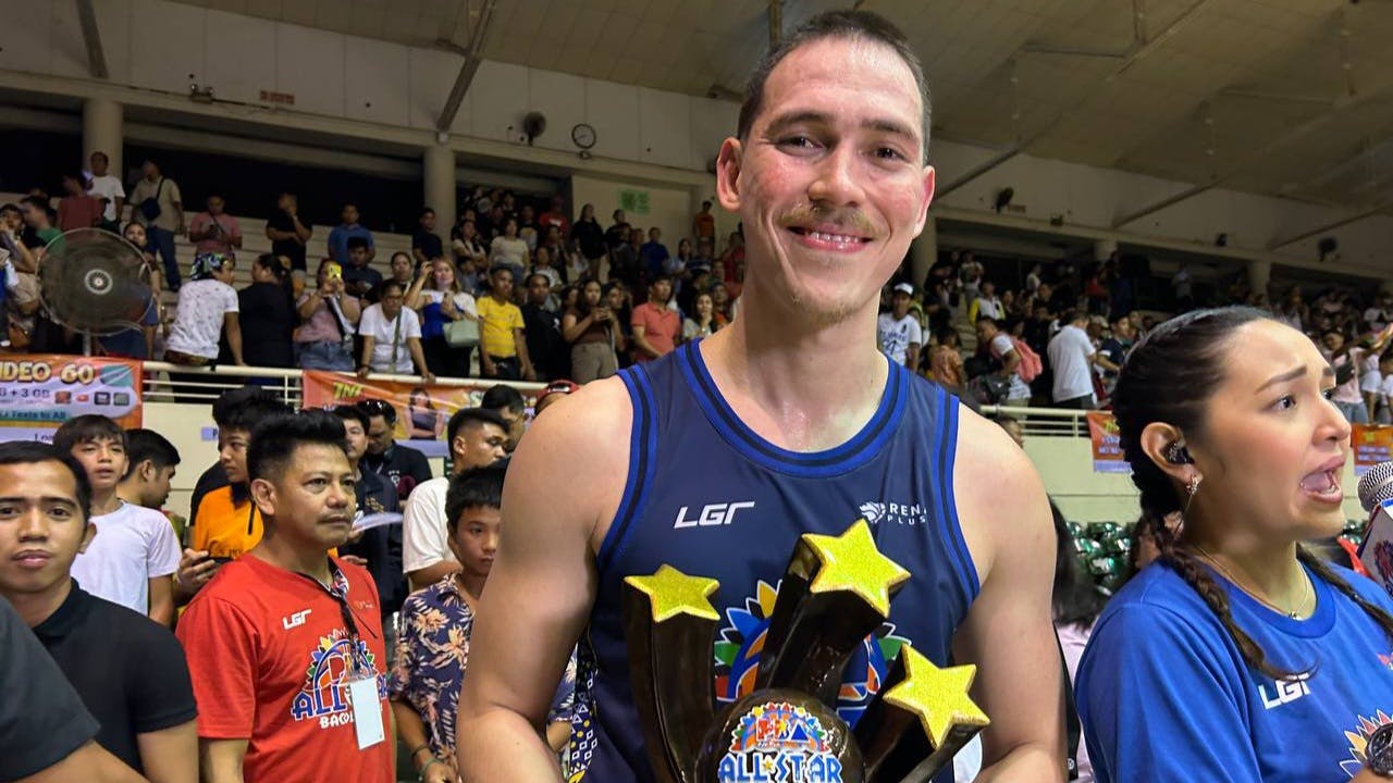 PBA: Robert Bolick gives flowers to CJ Perez in Bacolod All-Star Game